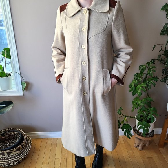 100% wool beautiful vintage 1970s 1980s beige coat with brown details. - Picture 3 of 16